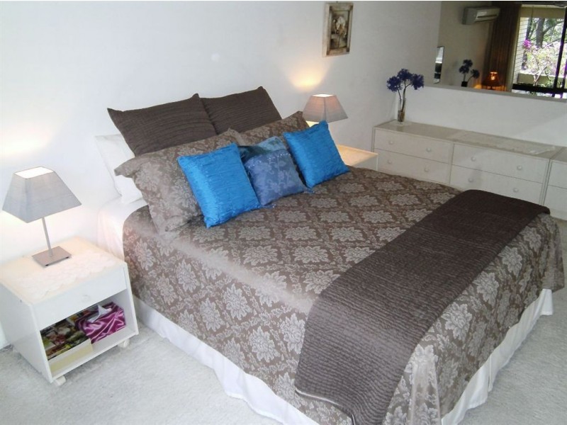 9/30 Holland Court, Broadbeach QLD 4218