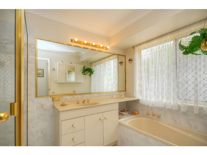 81 Coronet Crescent, Burleigh Waters QLD 4220