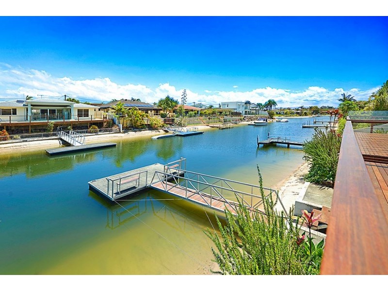 6 Bahia Court, Broadbeach Waters QLD 4218