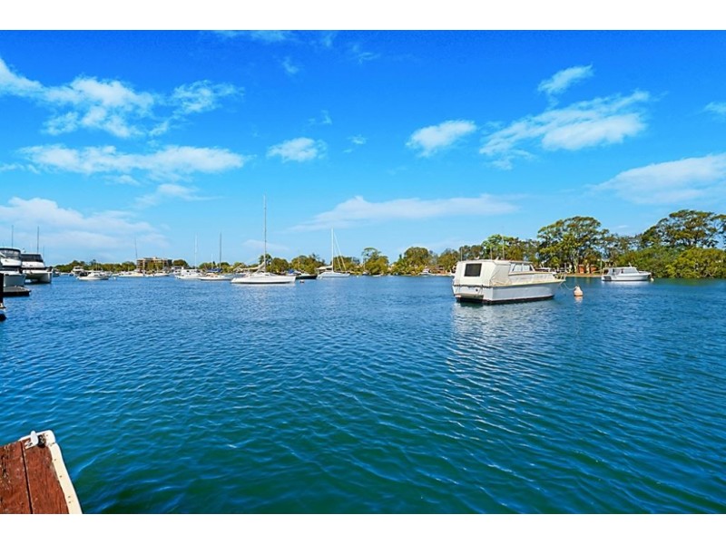 39 Lindsay Parade, Paradise Point QLD 4216