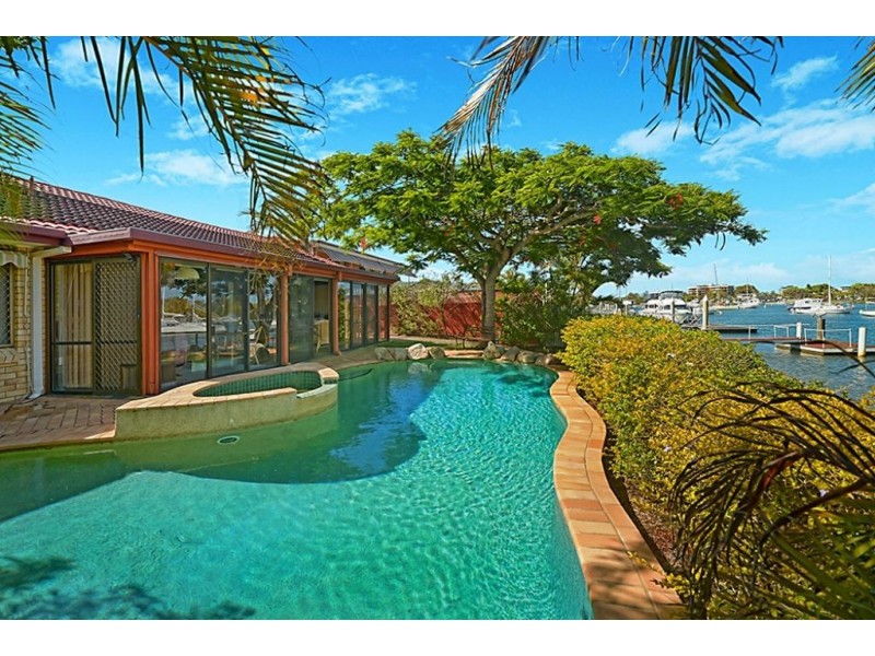 39 Lindsay Parade, Paradise Point QLD 4216