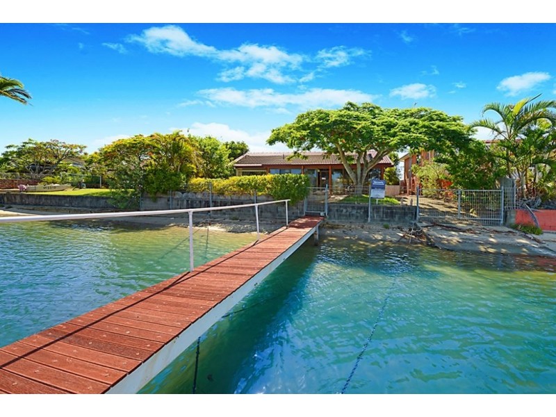 39 Lindsay Parade, Paradise Point QLD 4216