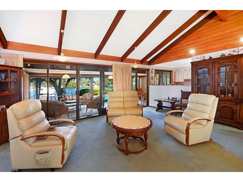 39 Lindsay Parade, Paradise Point QLD 4216