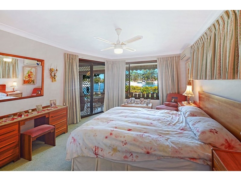 39 Lindsay Parade, Paradise Point QLD 4216