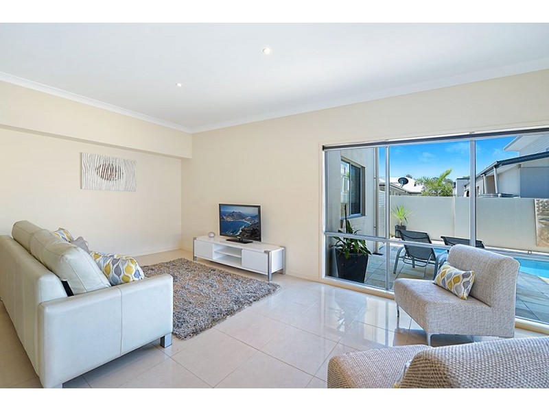 10 Iridium Drive, Hope Island QLD 4212
