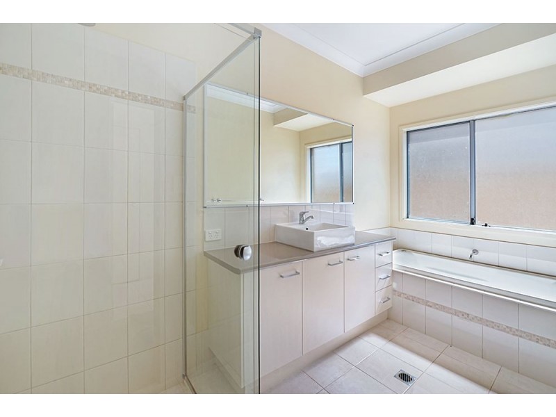 10 Iridium Drive, Hope Island QLD 4212