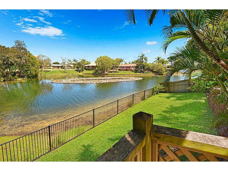 27 Peninsula Court, Mermaid Waters QLD 4218