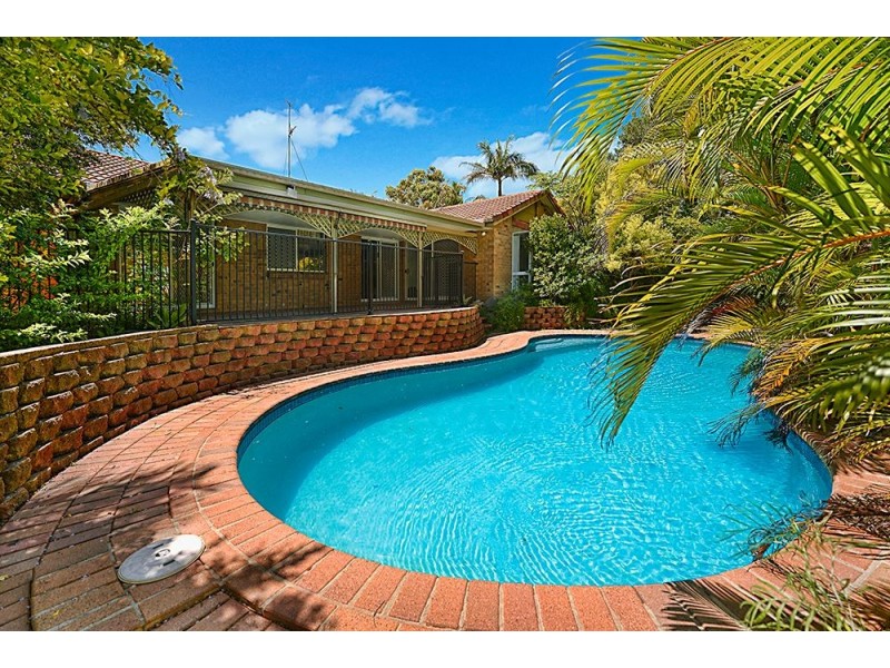 27 Peninsula Court, Mermaid Waters QLD 4218