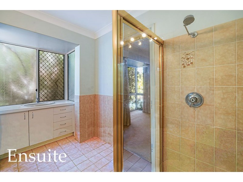 27 Peninsula Court, Mermaid Waters QLD 4218
