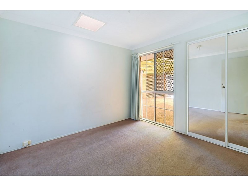 27 Peninsula Court, Mermaid Waters QLD 4218