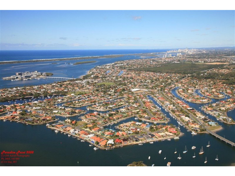 18 Hume Parade, Paradise Point QLD 4216