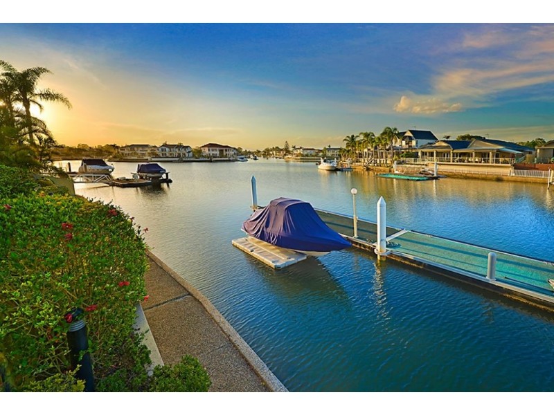 42 Midnight Court, Runaway Bay QLD 4216