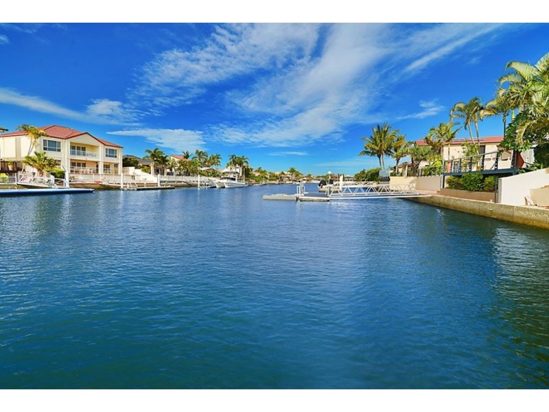 42 Midnight Court, Runaway Bay QLD 4216