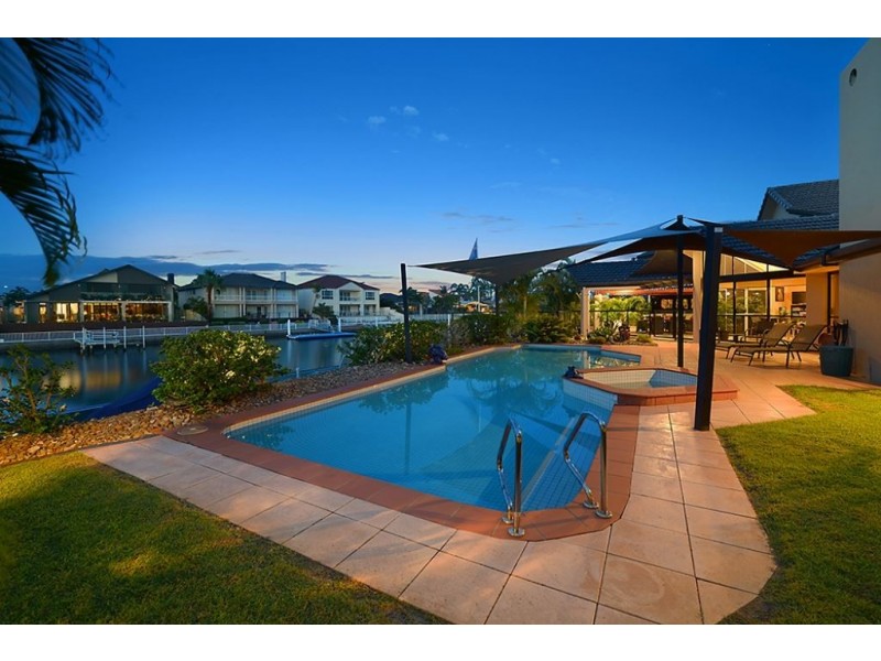 42 Midnight Court, Runaway Bay QLD 4216