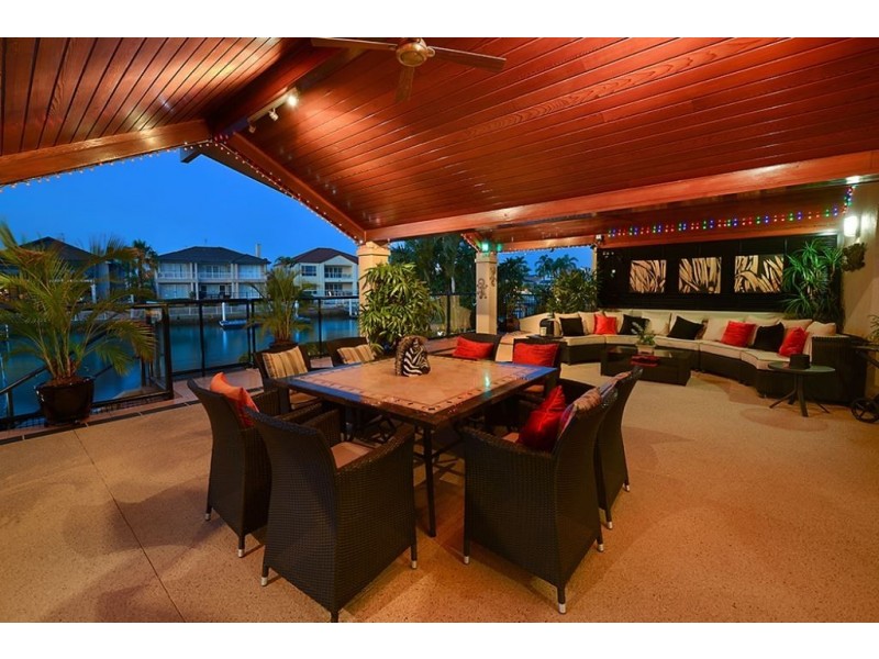 42 Midnight Court, Runaway Bay QLD 4216