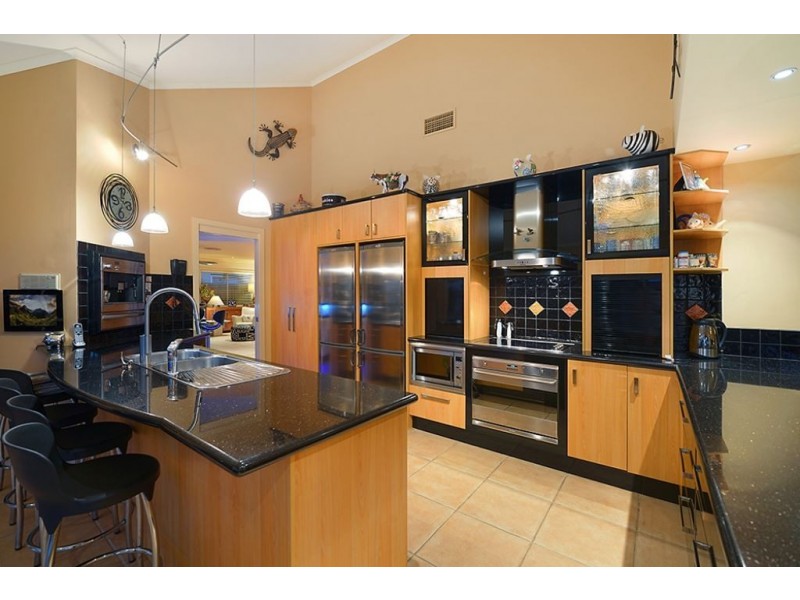 42 Midnight Court, Runaway Bay QLD 4216