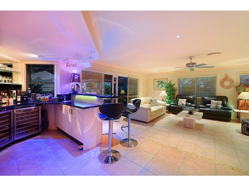 42 Midnight Court, Runaway Bay QLD 4216