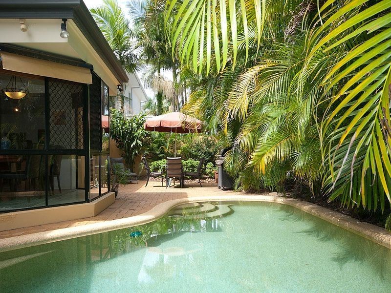 14 Cleland Crescent, Broadbeach Waters QLD 4218