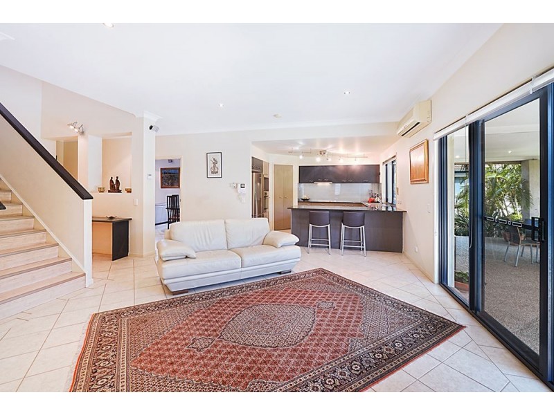 4 Majorca Crescent, Varsity Lakes QLD 4227