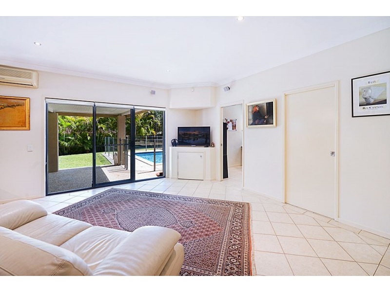 4 Majorca Crescent, Varsity Lakes QLD 4227