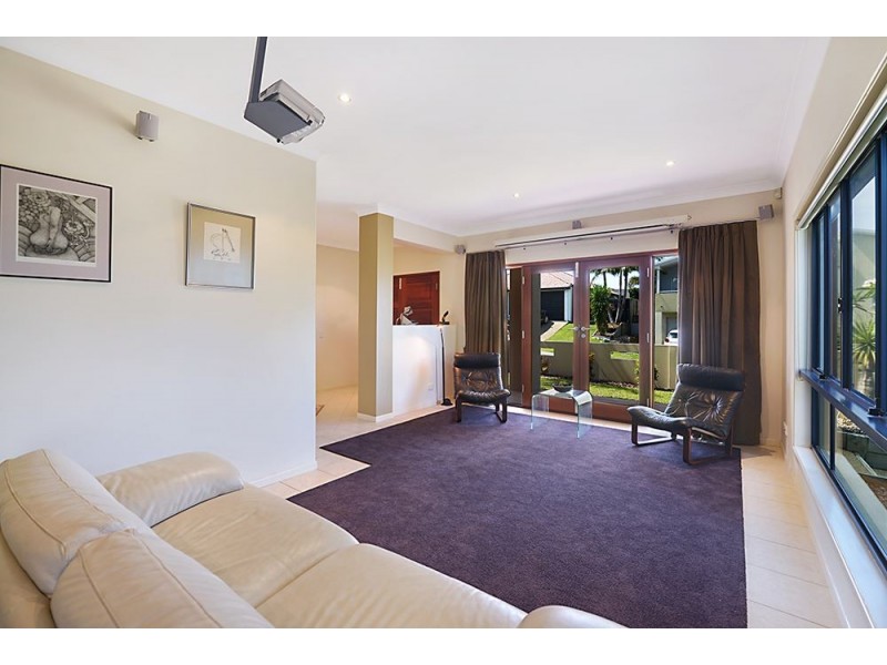 4 Majorca Crescent, Varsity Lakes QLD 4227
