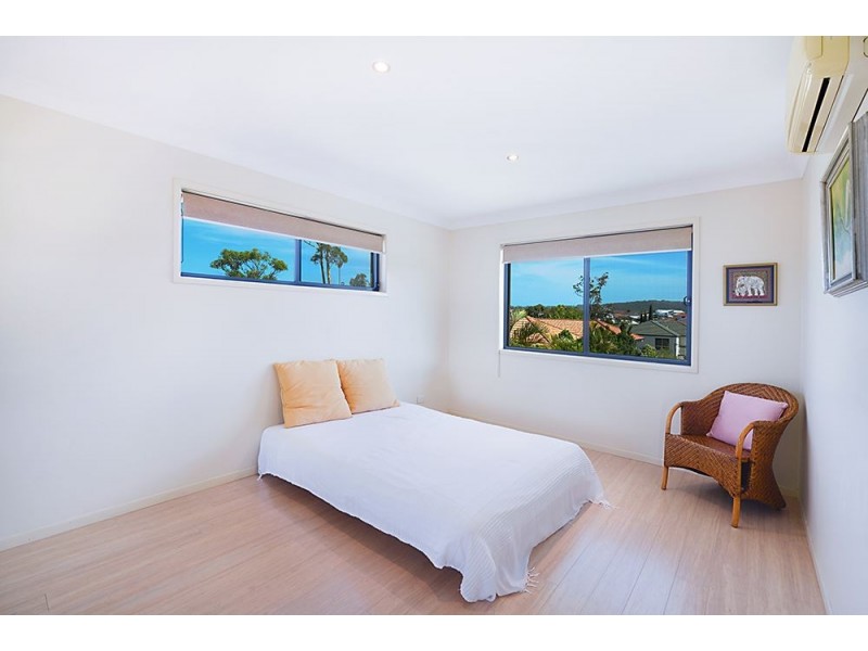 4 Majorca Crescent, Varsity Lakes QLD 4227