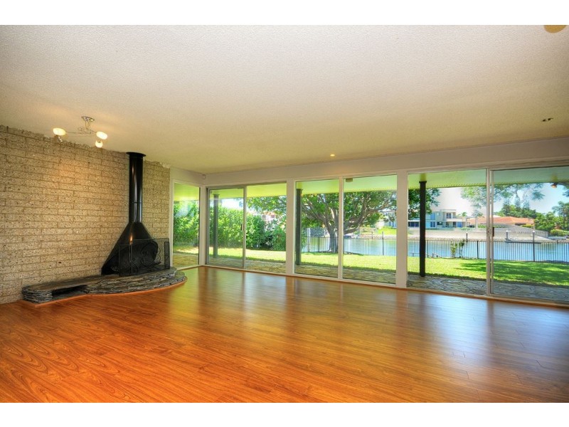 207-209 Monaco Street, Broadbeach Waters QLD 4218