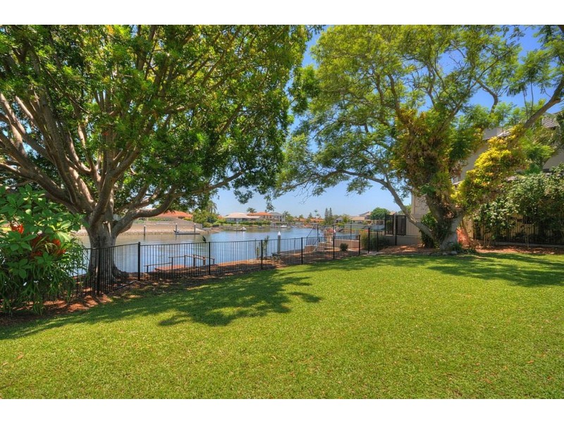 207-209 Monaco Street, Broadbeach Waters QLD 4218