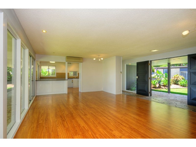 207-209 Monaco Street, Broadbeach Waters QLD 4218