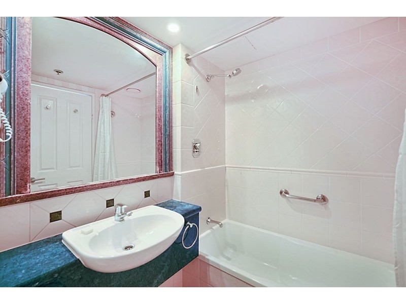 25 Laycock Street, Surfers Paradise QLD 4217