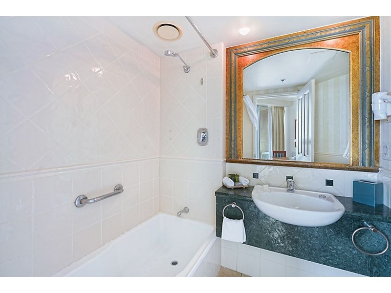 25 Laycock Street, Surfers Paradise QLD 4217