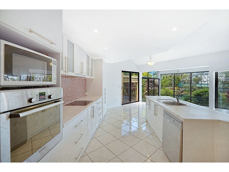 27 Gregory Drive, Carrara QLD 4211