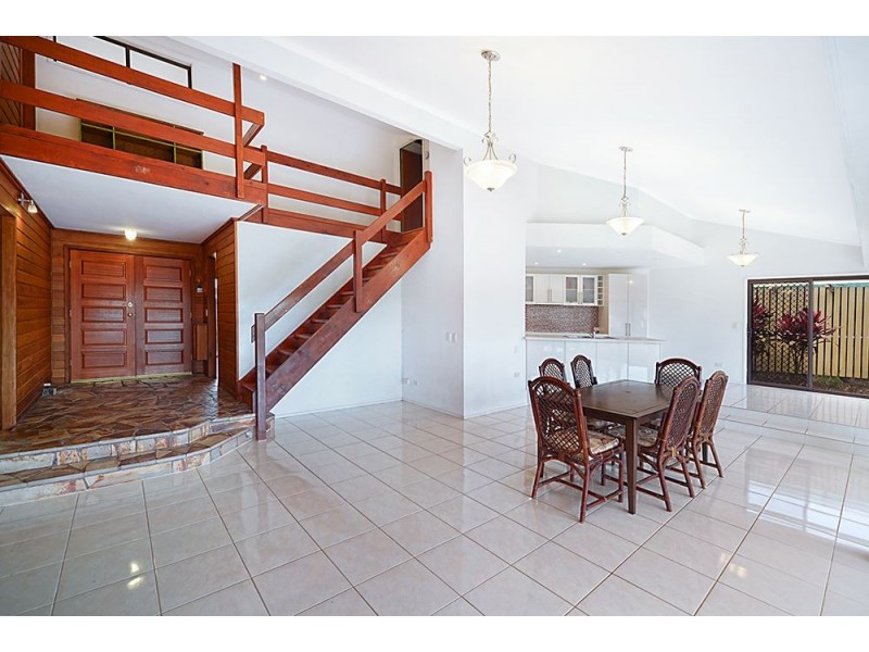 27 Gregory Drive, Carrara QLD 4211