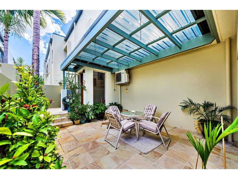 1057/1 The Cove, Carrara QLD 4211
