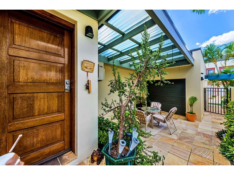 1057/1 The Cove, Carrara QLD 4211
