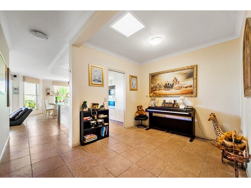1057/1 The Cove, Carrara QLD 4211