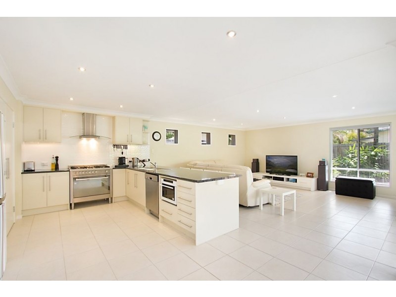 66 Seagull Avenue, Mermaid Beach QLD 4218