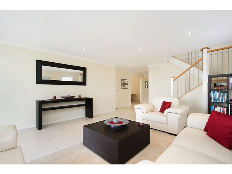 66 Seagull Avenue, Mermaid Beach QLD 4218