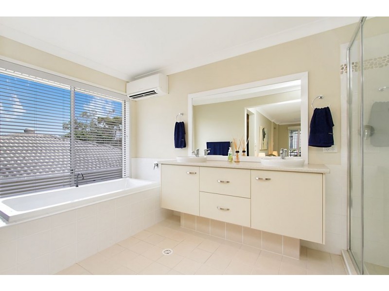 66 Seagull Avenue, Mermaid Beach QLD 4218