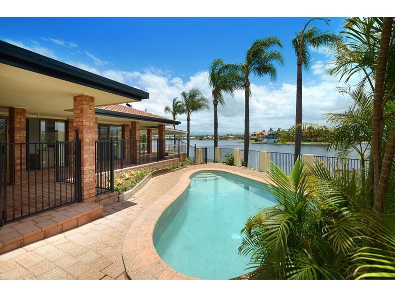 26 Peter Blondell Drive, Mermaid Waters QLD 4218