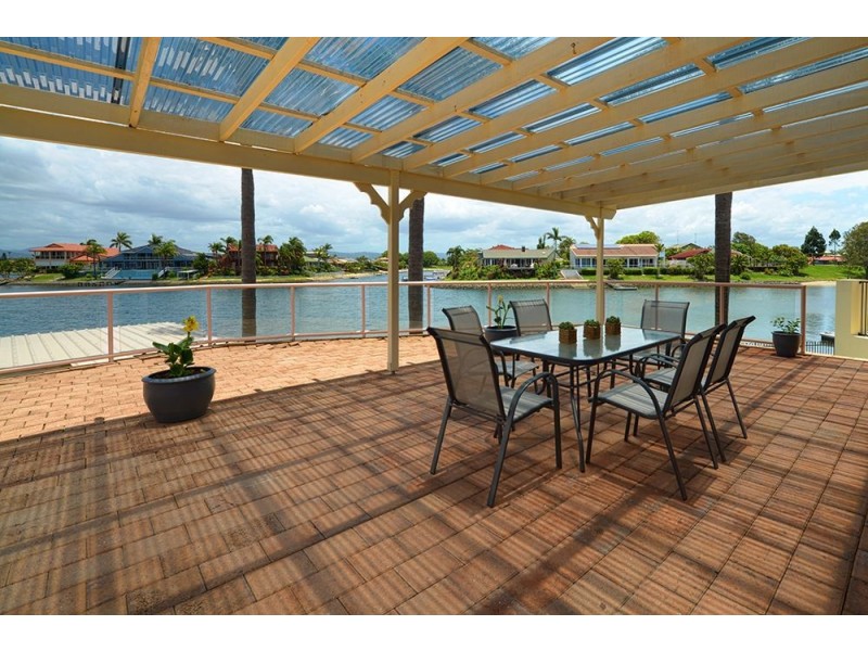 26 Peter Blondell Drive, Mermaid Waters QLD 4218