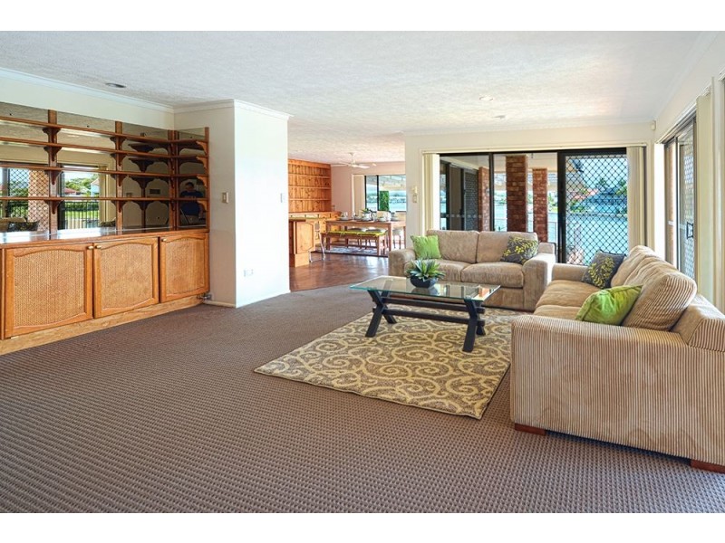 26 Peter Blondell Drive, Mermaid Waters QLD 4218