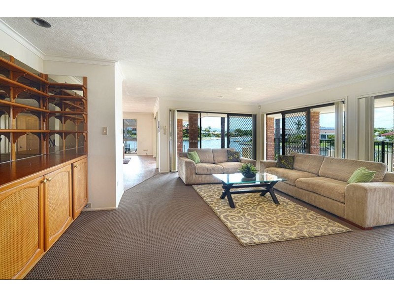 26 Peter Blondell Drive, Mermaid Waters QLD 4218