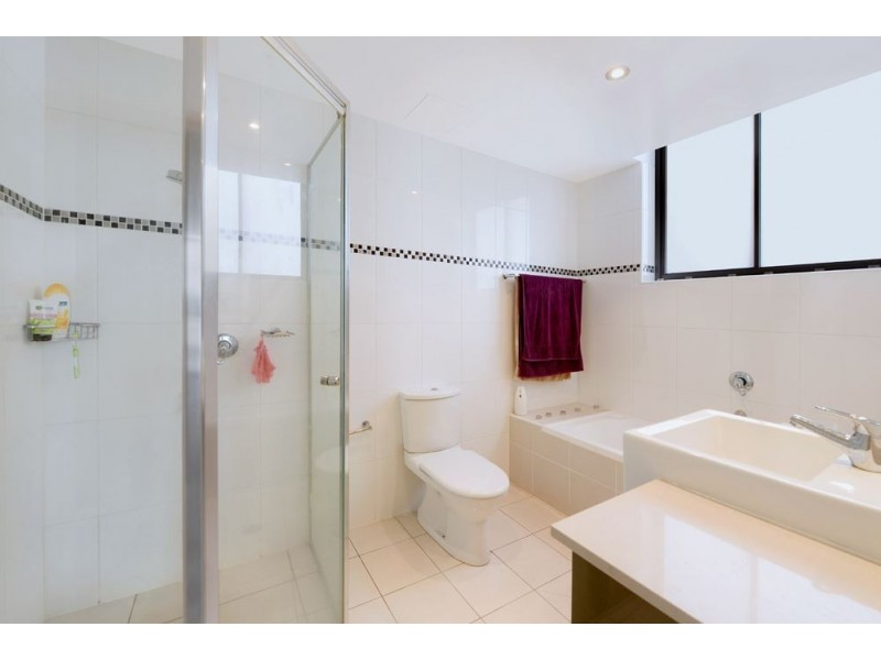 18 Cypress Avenue, Surfers Paradise QLD 4217