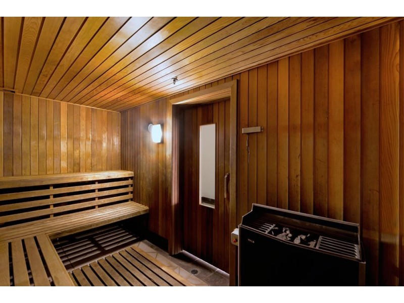 18 Cypress Avenue, Surfers Paradise QLD 4217