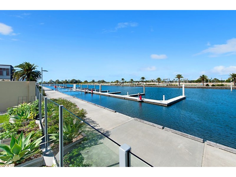 Hope Island QLD 4212