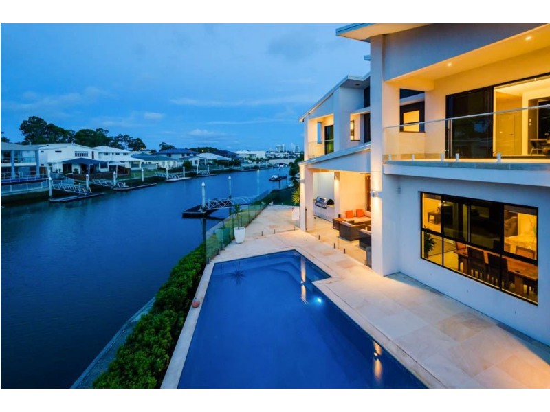 15 North Quay Drive, Biggera Waters QLD 4216