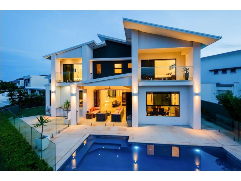 15 North Quay Drive, Biggera Waters QLD 4216