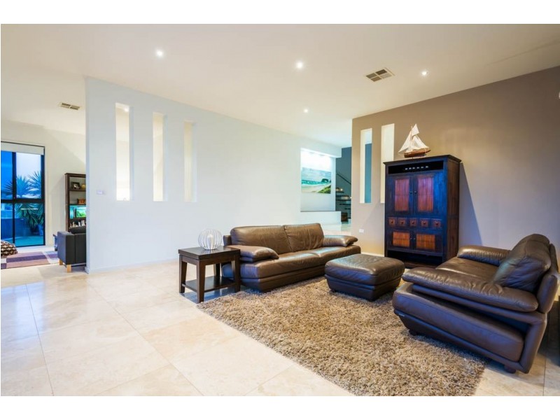 15 North Quay Drive, Biggera Waters QLD 4216