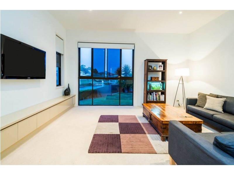 15 North Quay Drive, Biggera Waters QLD 4216